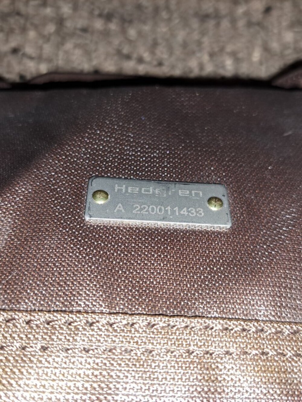 HEDGREN-UTOPIA 14L-Padded Laptop Messenger Travel Bag-Brown-Quilted-Near Mint - Picture 3 of 9